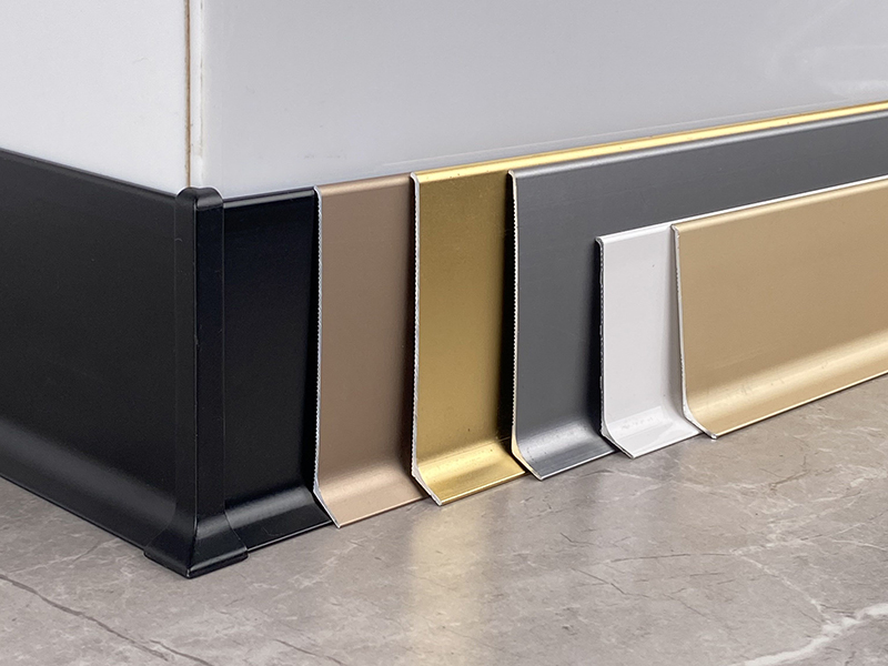 Minimalist model skirting board